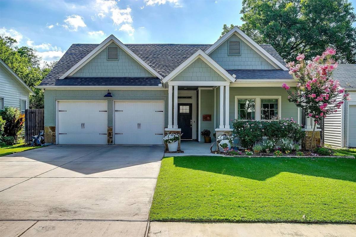 House for rent at 2733 Townsend Dr, Fort Worth, TX 76110