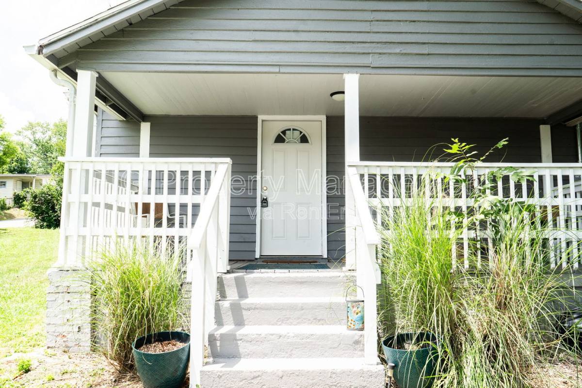 House for rent at 3625 Reagan Ave NW, Knoxville, TN 37919