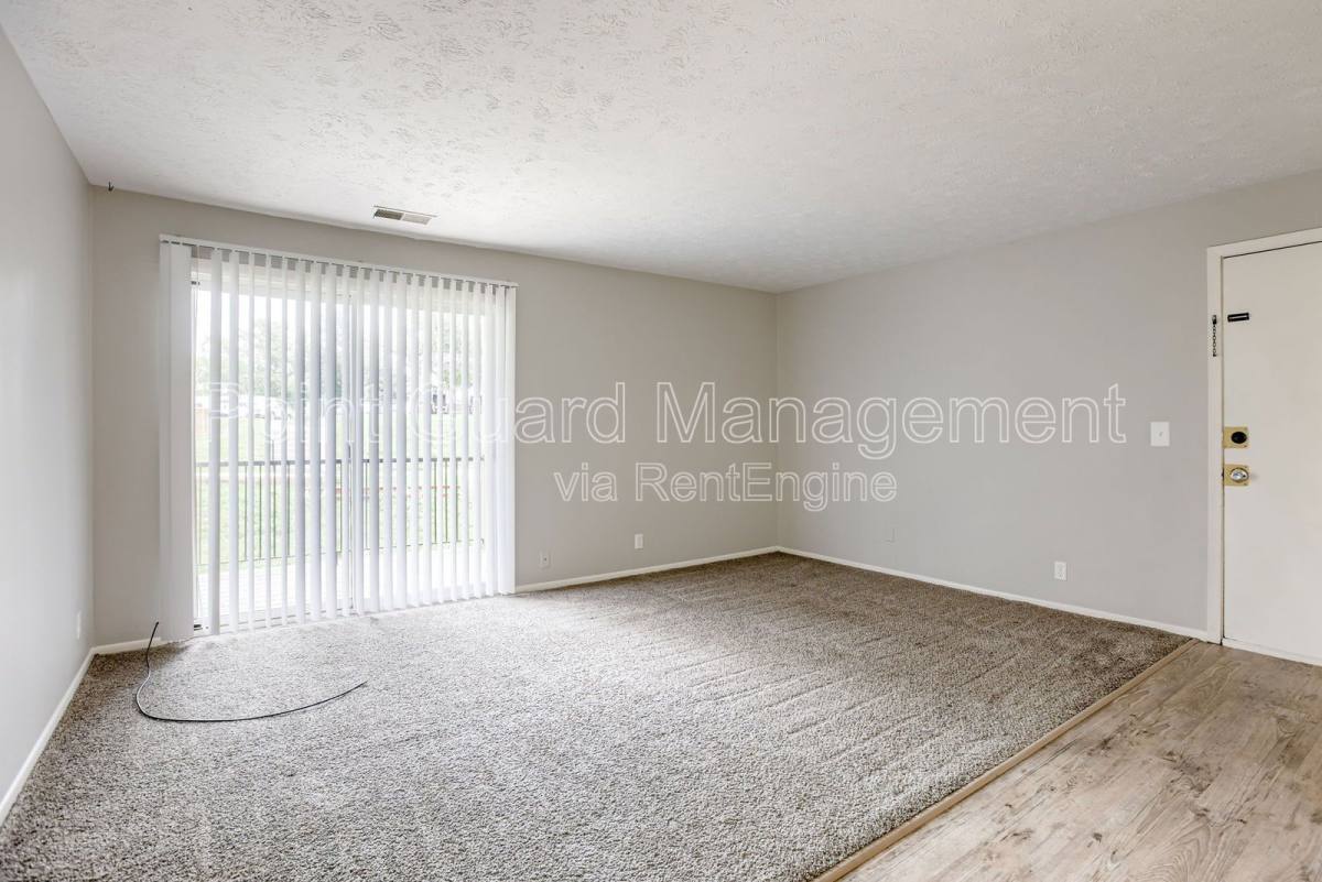 Apartment for rent at 1402 Lee Dr, Bellevue, NE 68005