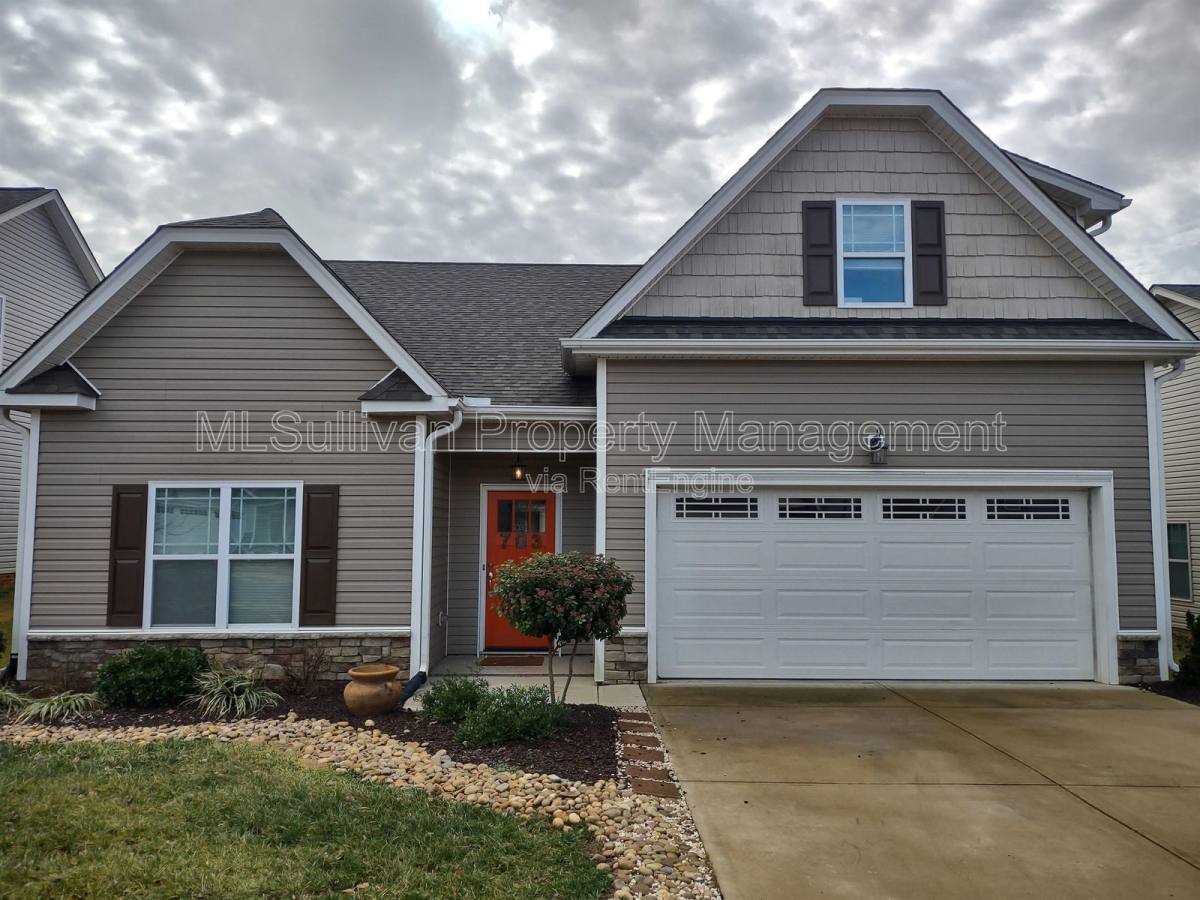 House for rent at 703 Cherry Tree Dr, Mebane, NC 27302