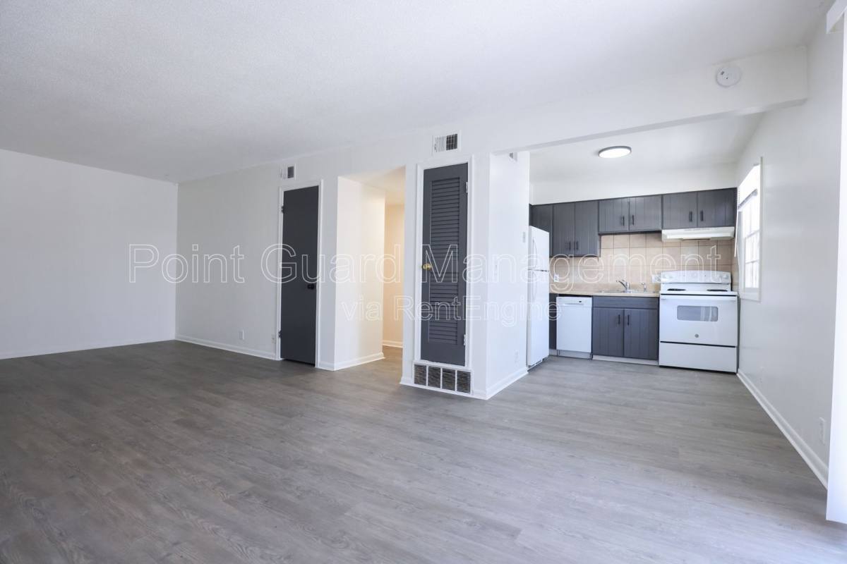 Apartment for rent at 2922 N 54th St #9, Omaha, NE 68104