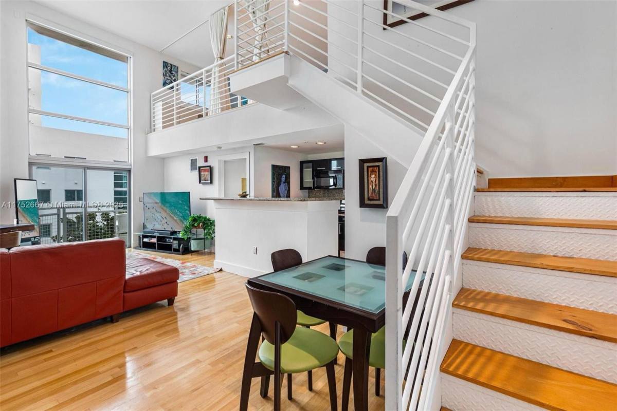 House for rent at 7728 Collins Ave, Miami Beach, FL 33141