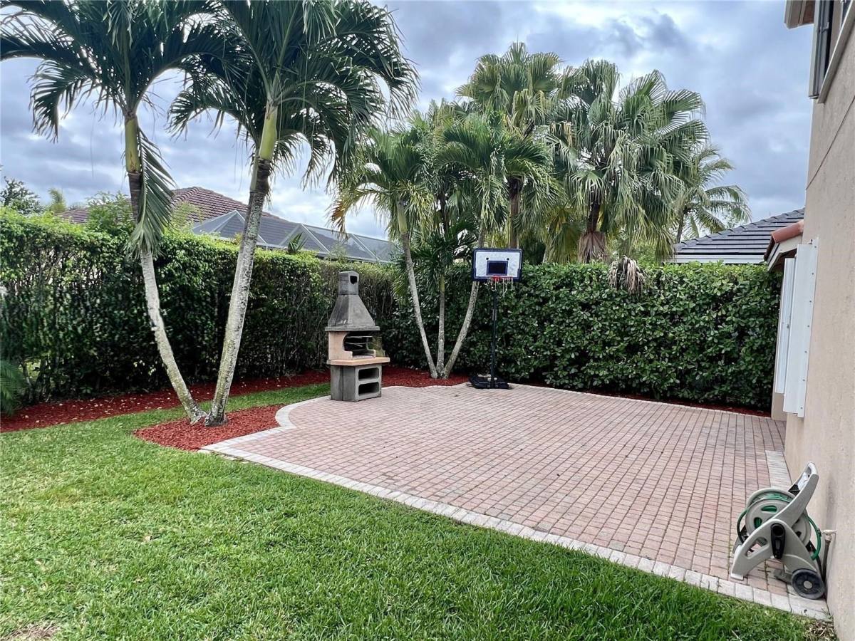 House for rent at 1113 Tupelo Way, Fort Lauderdale, FL 33327