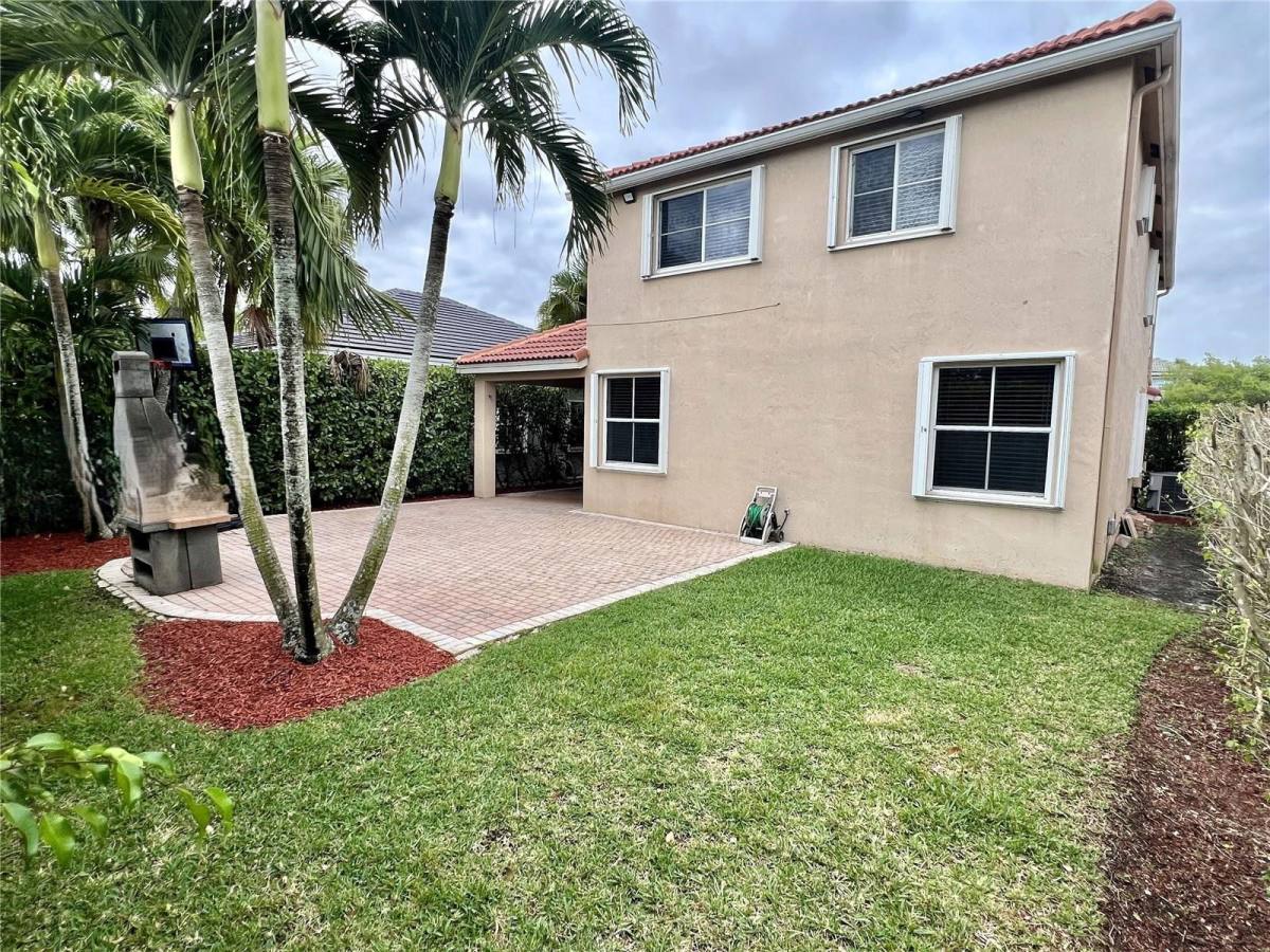 House for rent at 1113 Tupelo Way, Fort Lauderdale, FL 33327