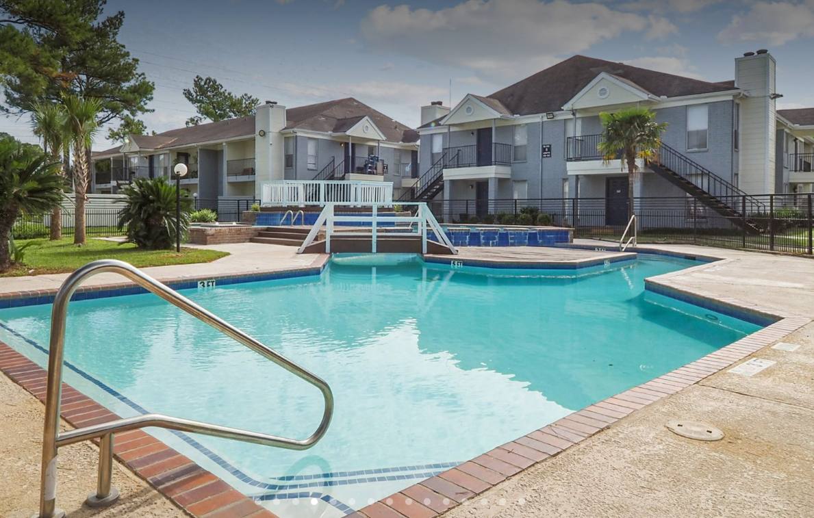 Apartment for rent at 1415 Greens Parkway, Houston, TX 77067