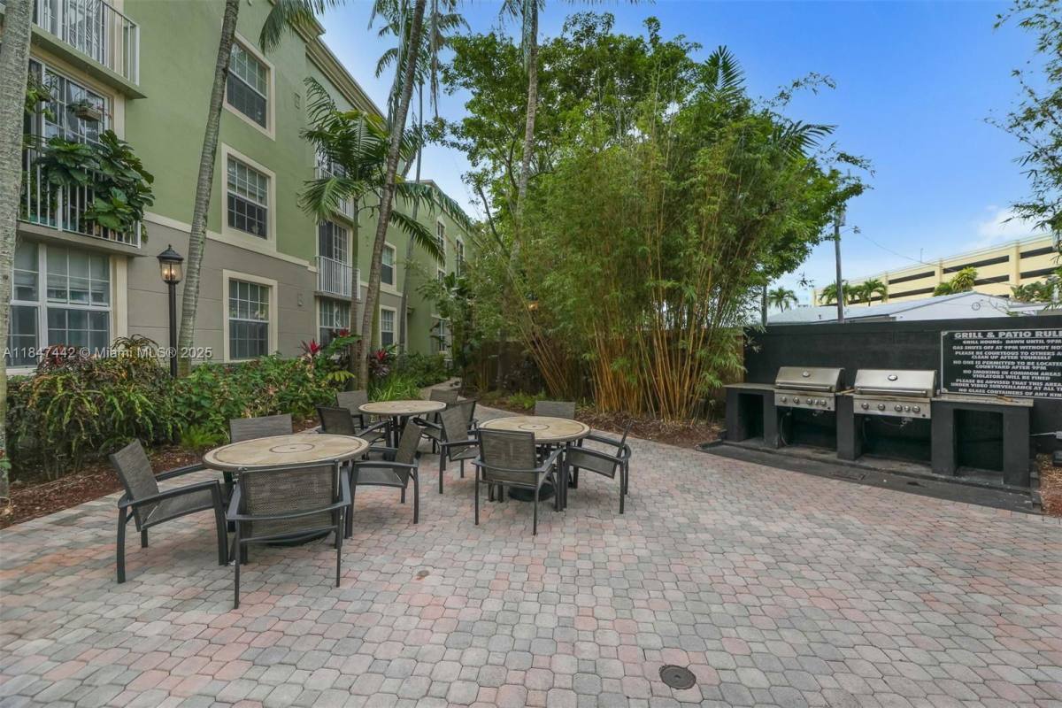 Apartment for rent at 1919 Van Buren St, Hollywood, FL 33020