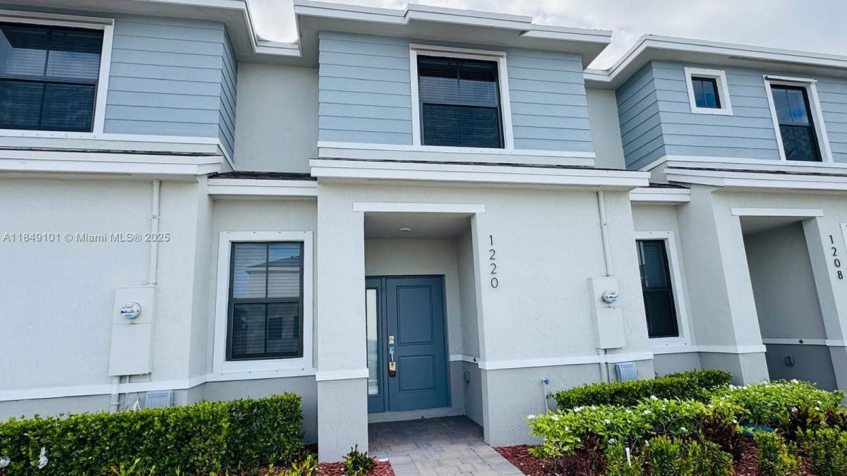 Townhouse for rent at 1220 NE 5th Court, Homestead, FL 33034