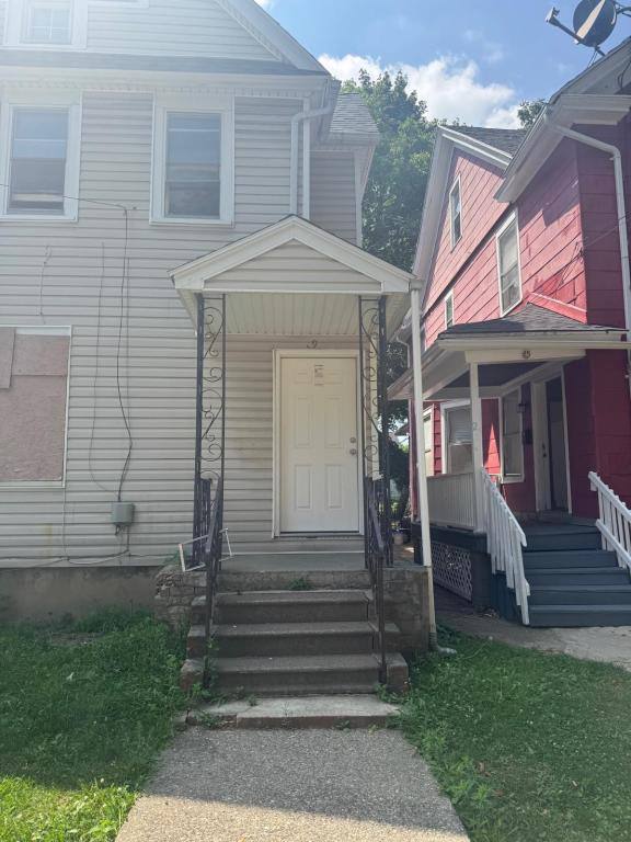 Apartment for rent at 17-19 Karnes St, Rochester, NY 14606