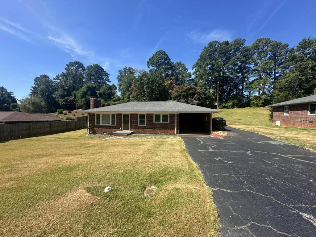 House for rent at 304 Mountain View Dr, Seneca, SC 29672