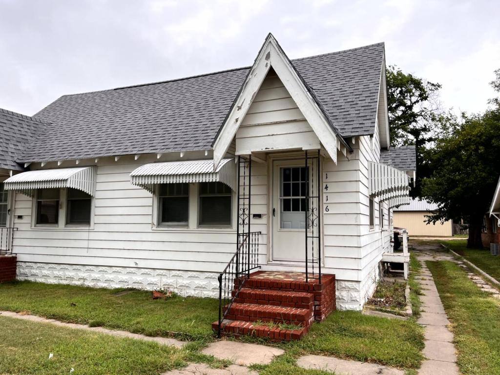 Townhouse for rent at 1416 N Main St, Hutchinson, KS 67501