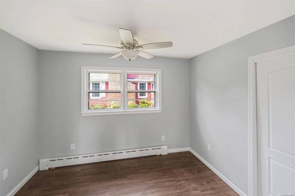House for rent at 787 Smithtown Ave, Bohemia, NY 11716