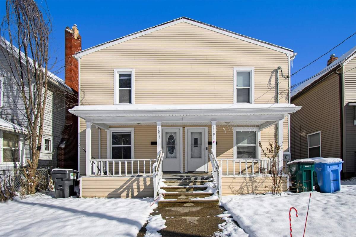 Apartment for rent at 1037 Bement St, Lansing, MI 48912
