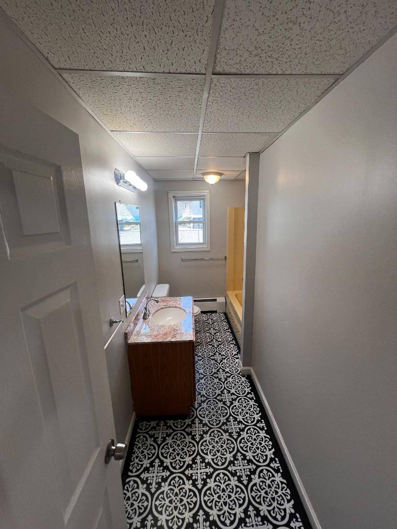 Apartment for rent at 395 Quequechan St #1W, Fall River, MA 02723