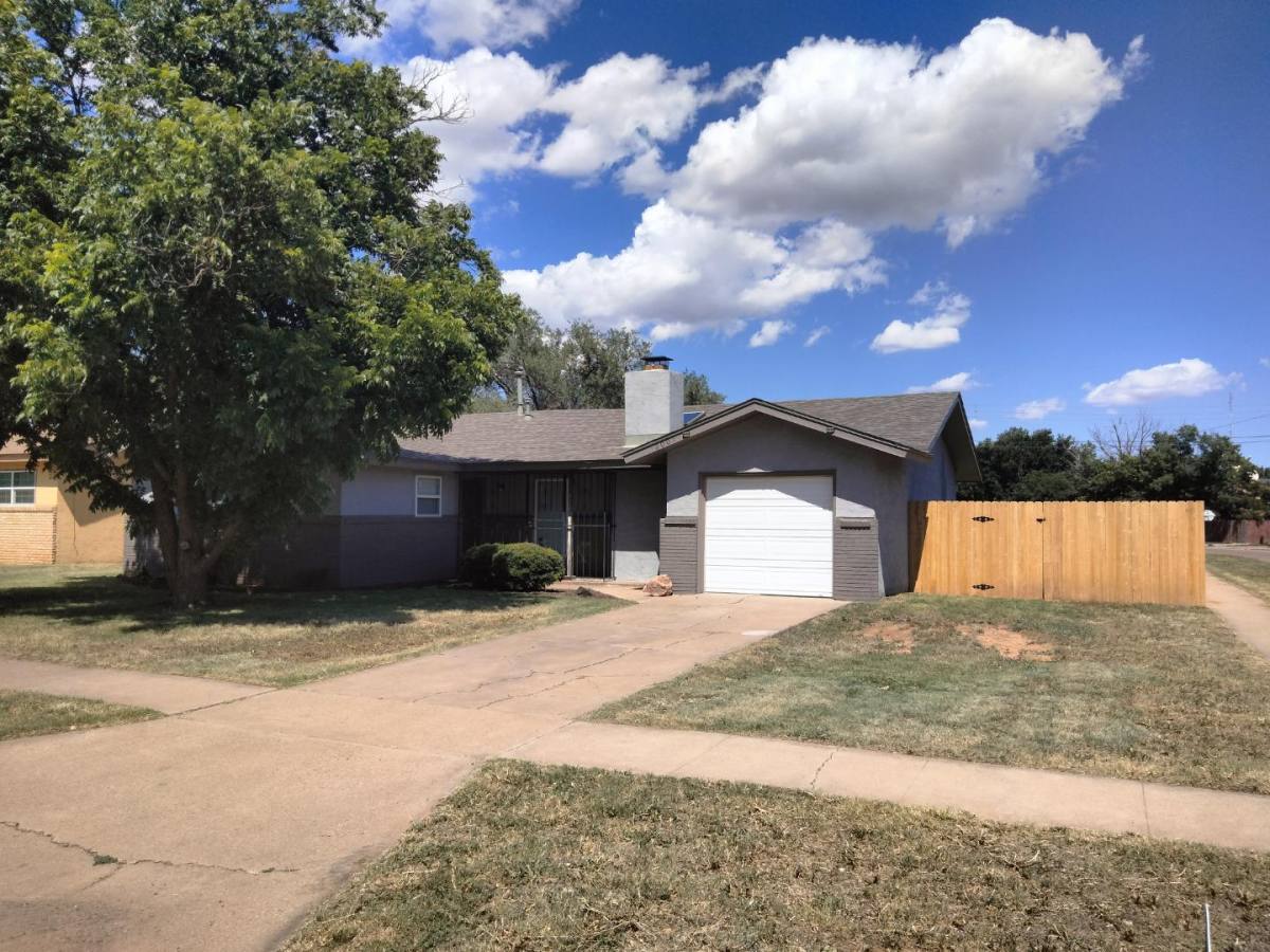 House for rent at 2001 Cameo St, Clovis, NM 88101
