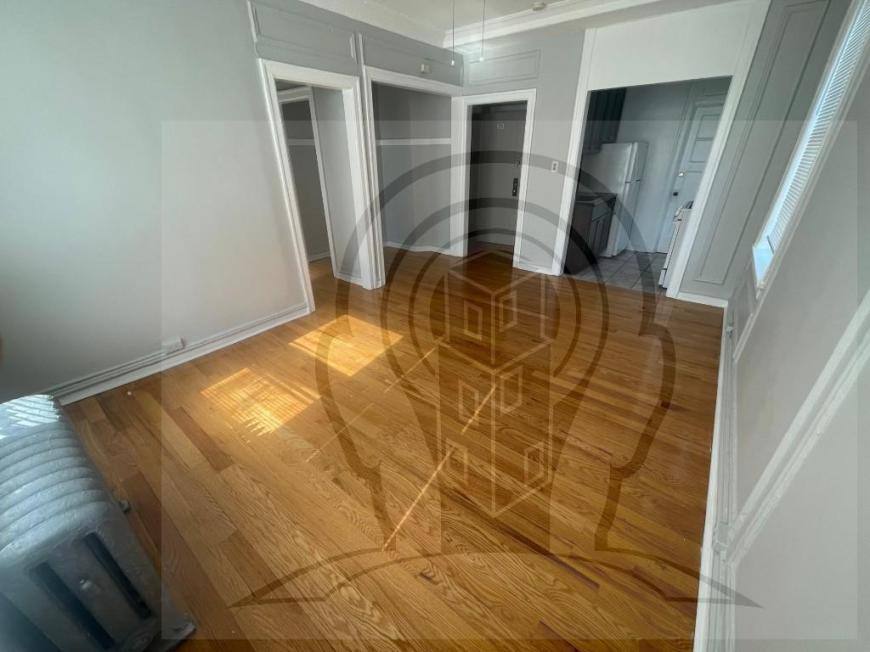 Apartment for rent at 1371 W Estes Ave, Chicago, IL 60626
