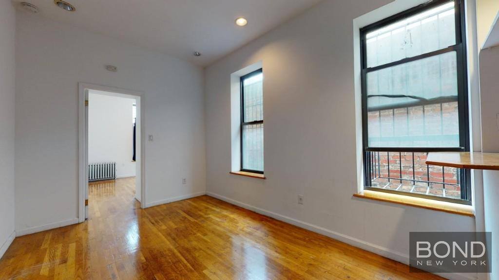 68 E 1st St #1D, New York, NY 10003