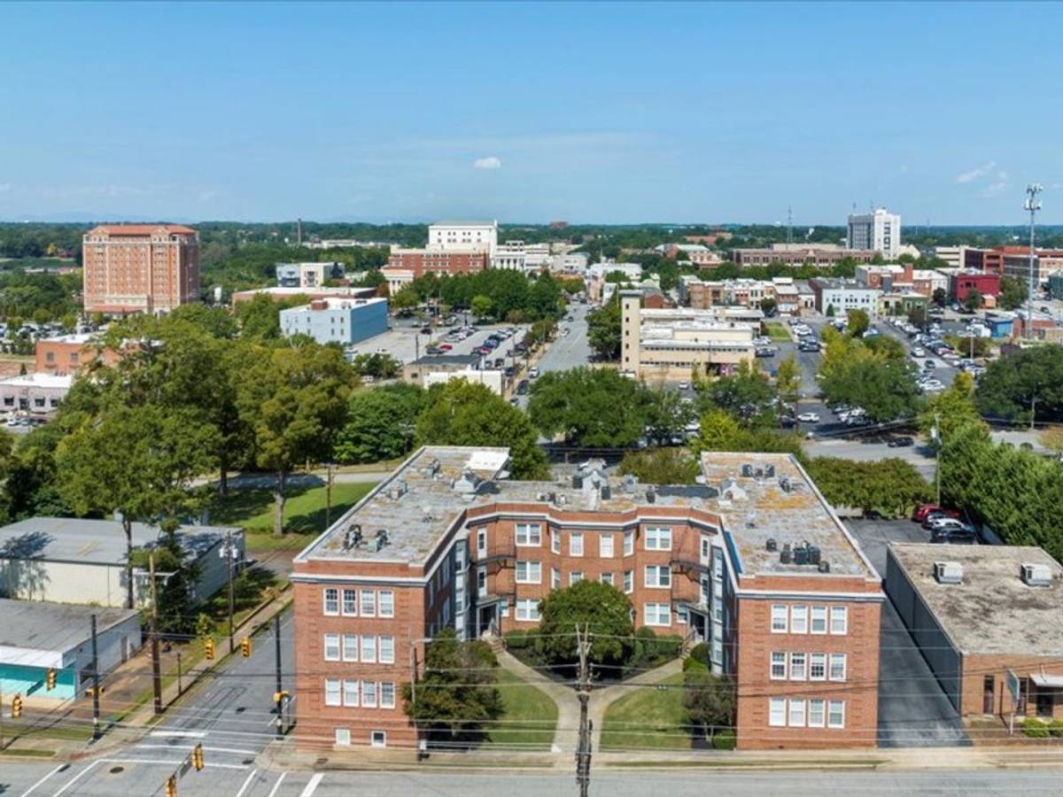 Apartment for rent at 144 W Henry St, Spartanburg, SC 29306