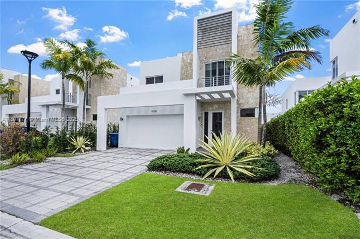 House for rent at 10330 NW 68th St, Miami, FL 33178
