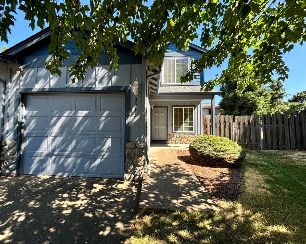 Townhouse for rent at 3513 22nd Court, Albany, OR 97322