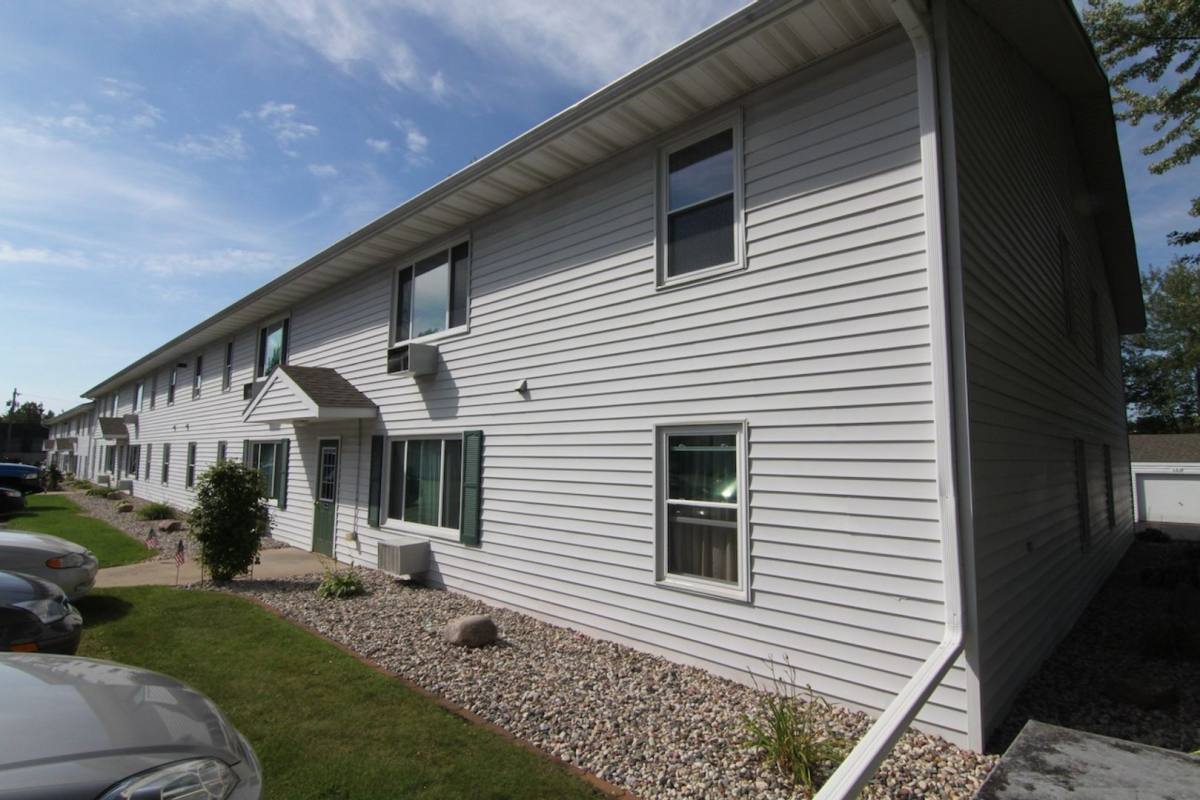 Apartment for rent at 1018 W Laurel St, Marshfield, WI 54449