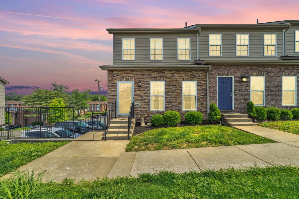 Townhouse for rent at 2548 Murfreesboro Pike, Nashville, TN 37217