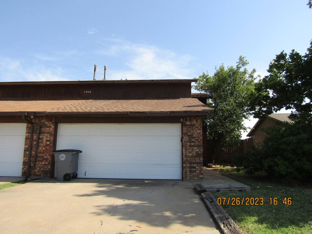 Townhouse for rent at 5406-B NW Sir Brian Ave, Lawton, OK 73505