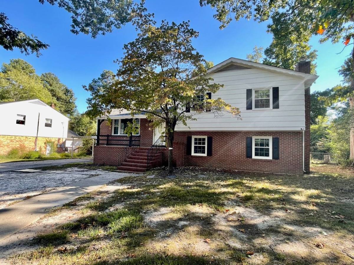 House for rent at 818 S Park Dr, Petersburg, VA 23805