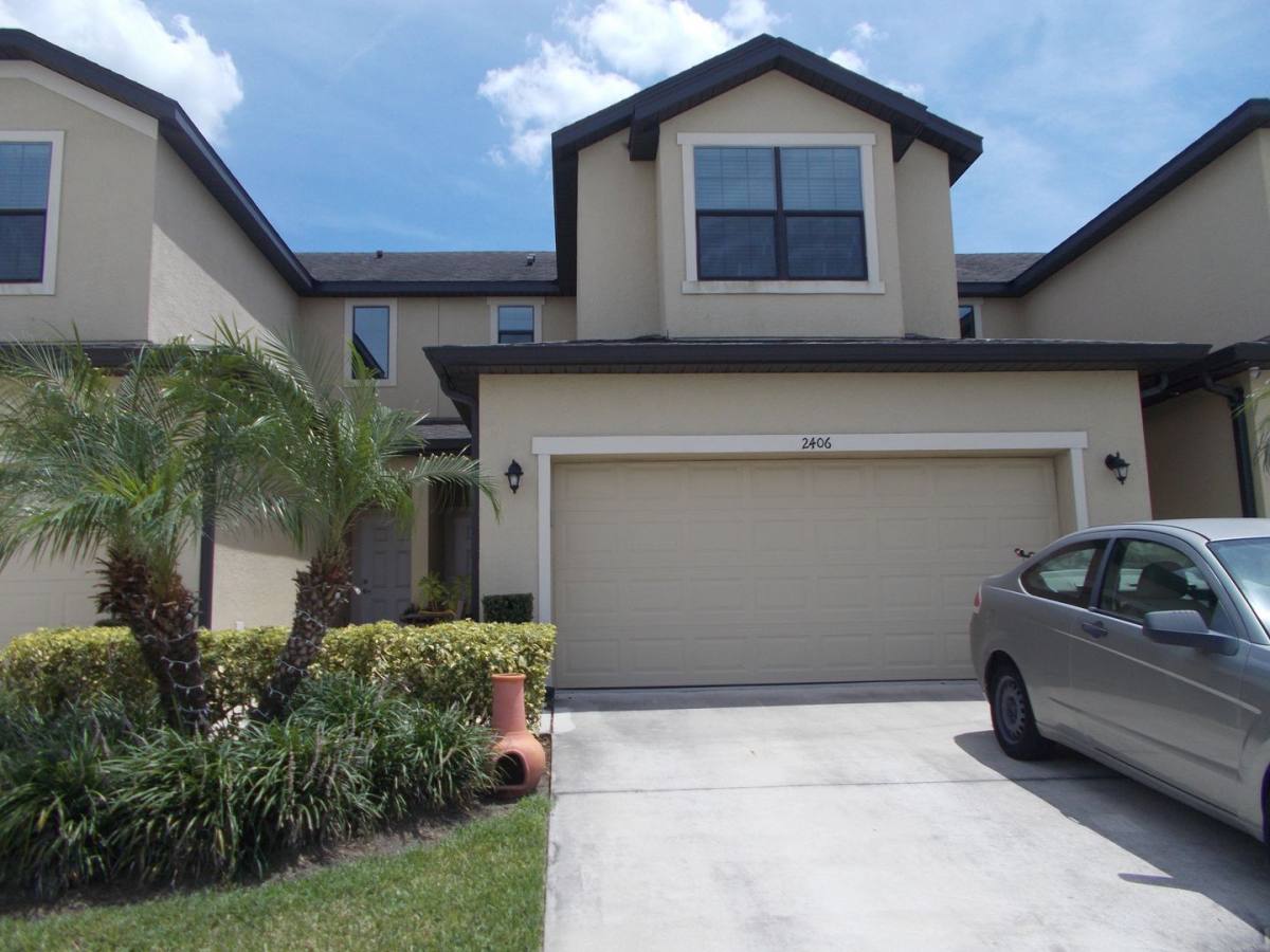 Townhouse for rent at 2406 Seven Oaks Dr, Saint Cloud, FL 34772