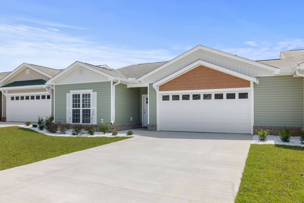 Townhouse for rent at 128 Wingate Ave, Enterprise, AL 36330