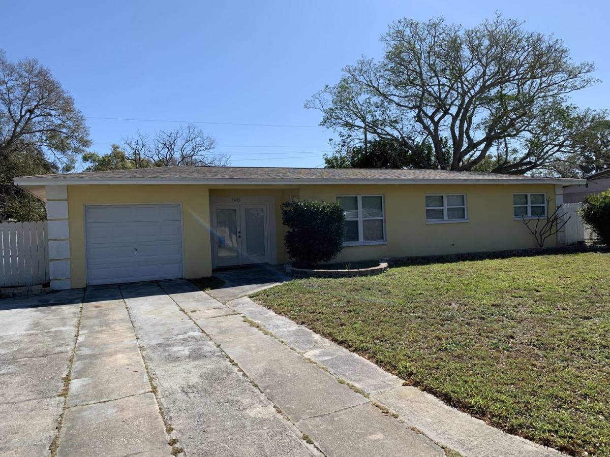 House for rent at 7445 17th Way N, Saint Petersburg, FL 33702