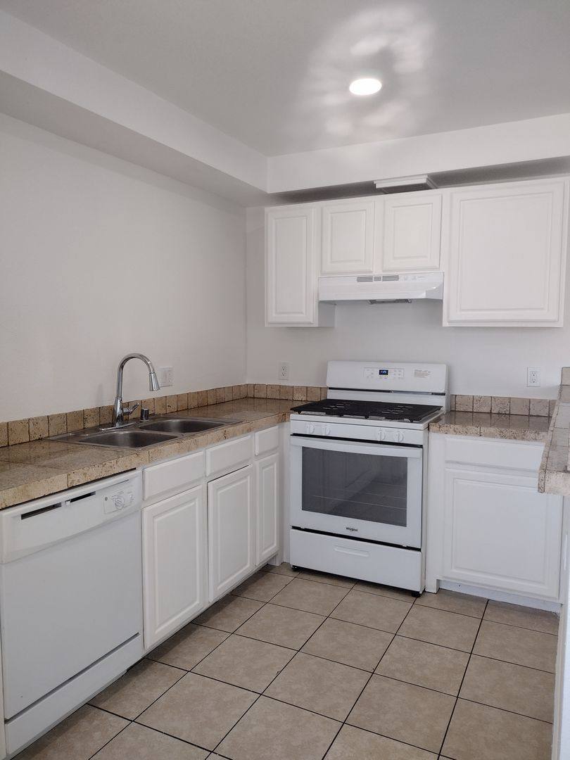 Apartment for rent at 1889 N Cerritos Rd, Palm Springs, CA 92262