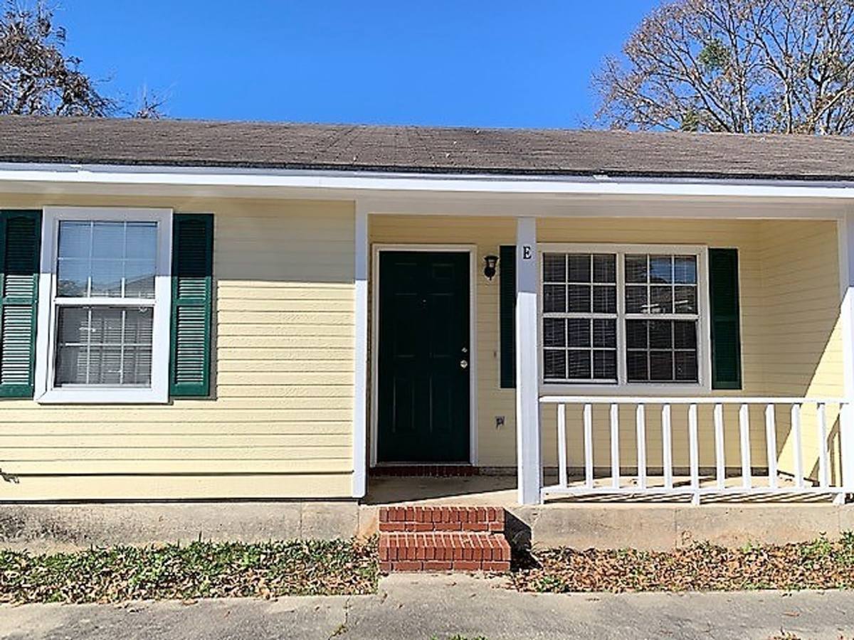 Apartment for rent at 1438 Green St, Valdosta, GA 31601