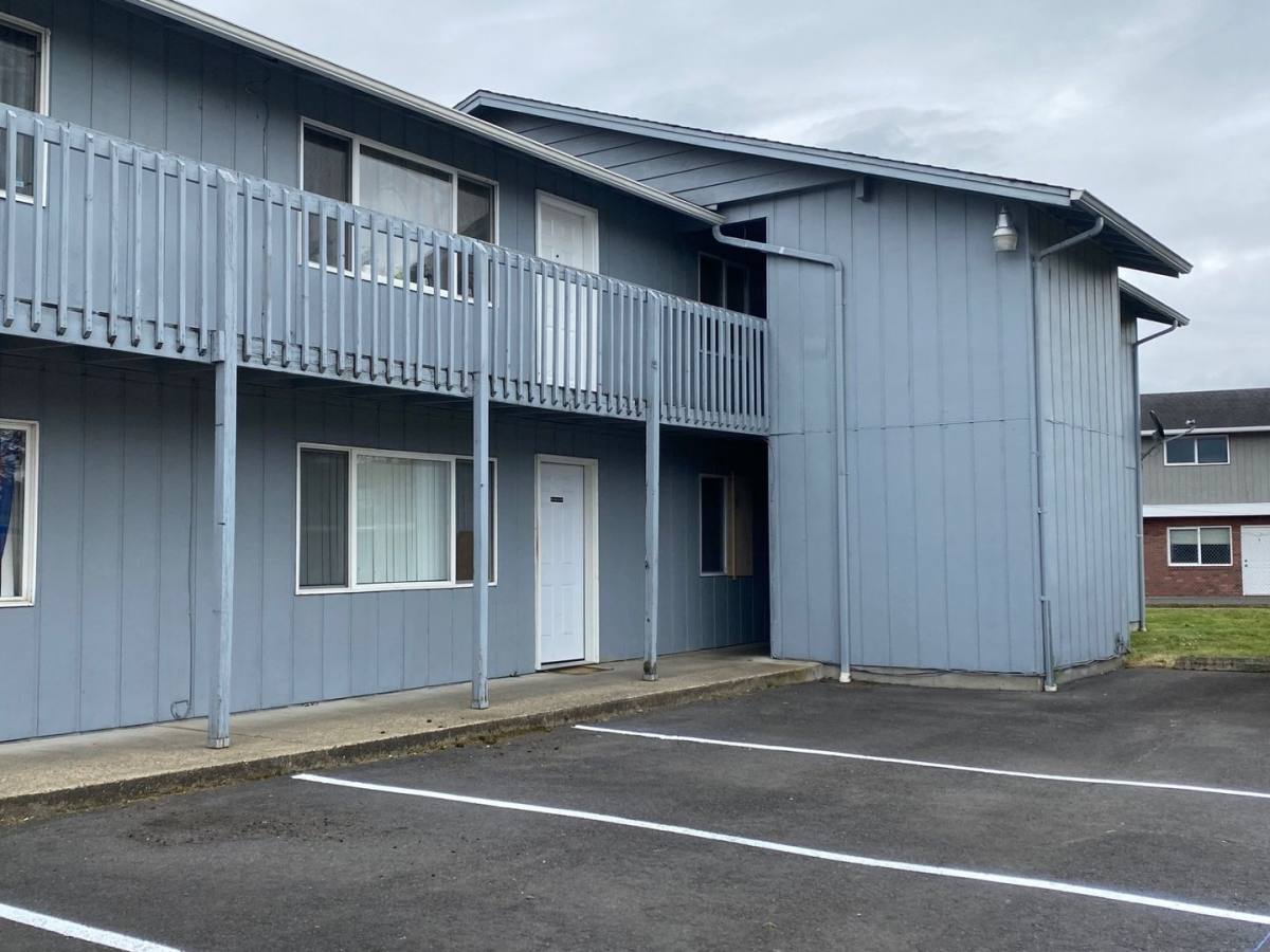 Apartment for rent at 812 S 8th Ave, Kelso, WA 98626