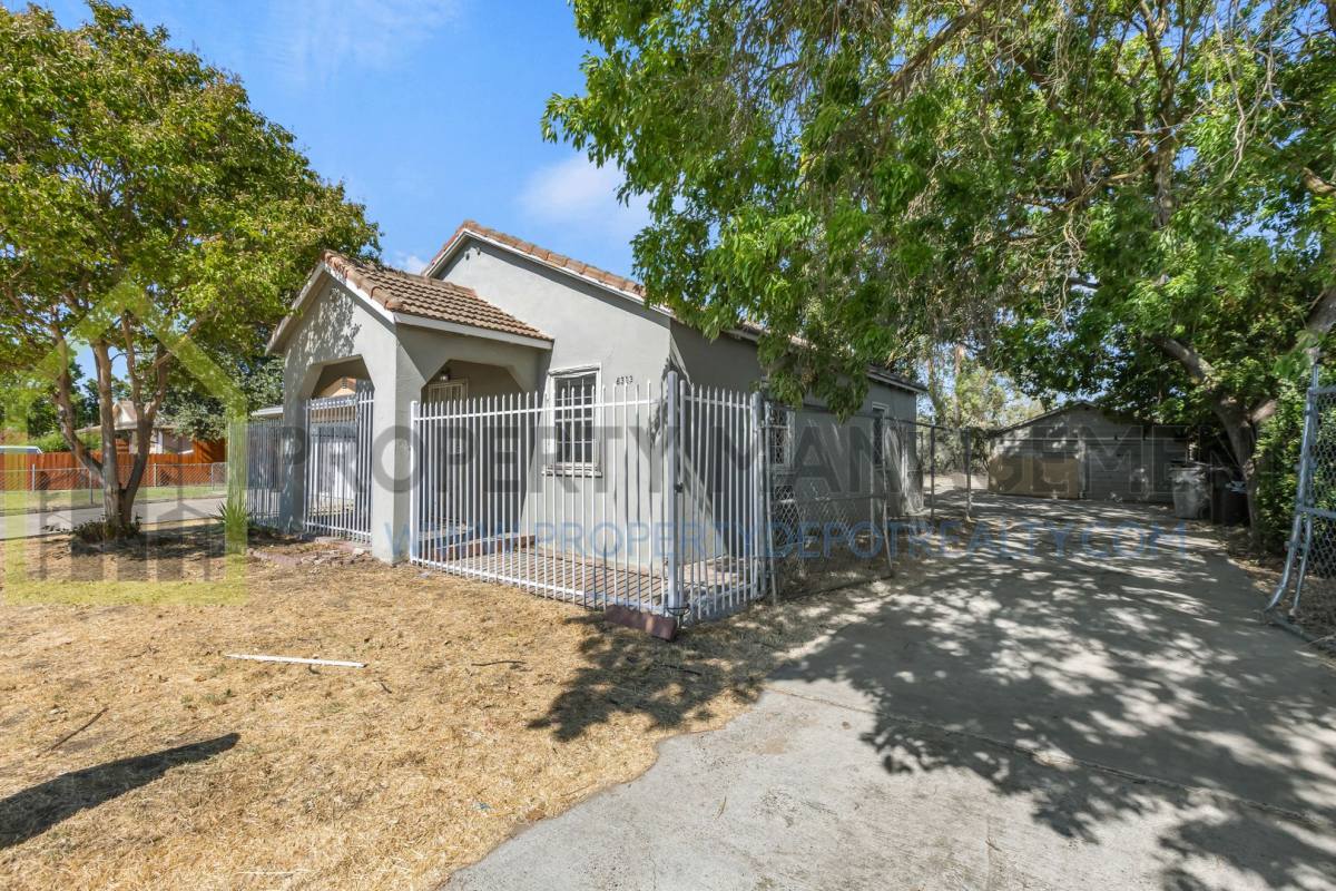 House for rent at 6313 24th St, Sacramento, CA 95822
