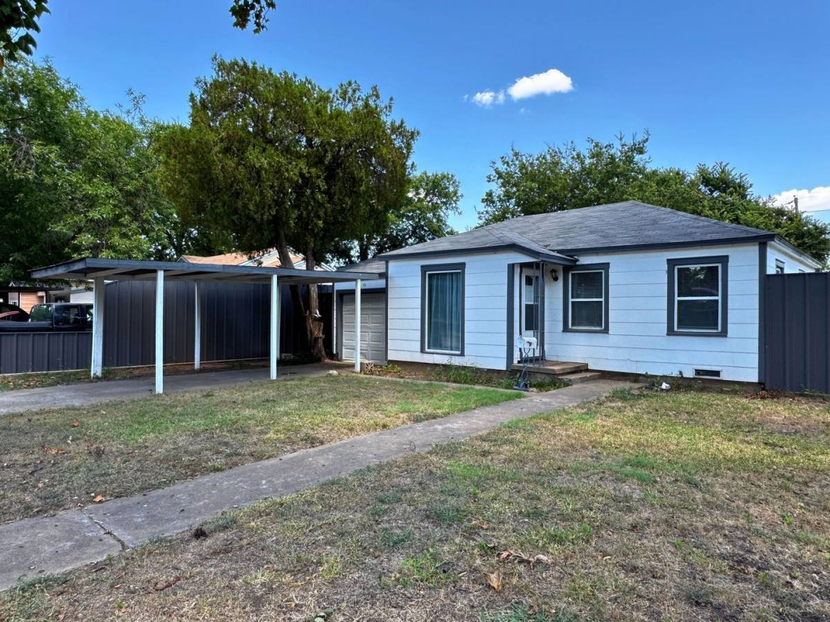 House for rent at 100 Lilac Lane, Burkburnett, TX 76354