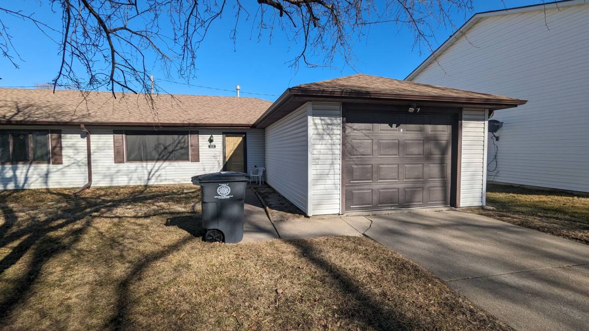 House for rent at 3538 12th Ave, Council Bluffs, IA 51501