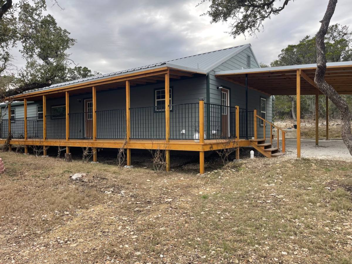 House for rent at 1420 Stallion Springs, Canyon Lake, TX 78133