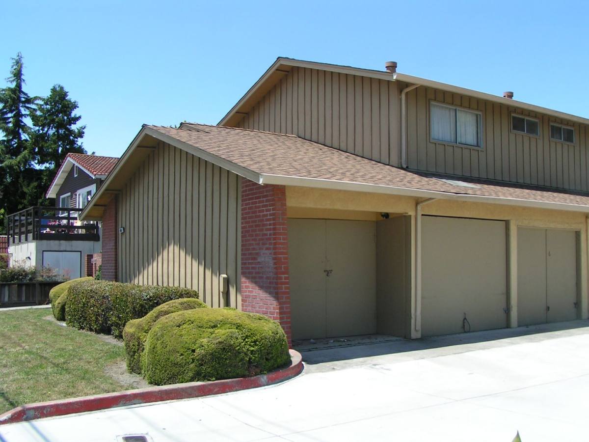 Apartment for rent at 2233 Fairway Dr, San Leandro, CA 94577