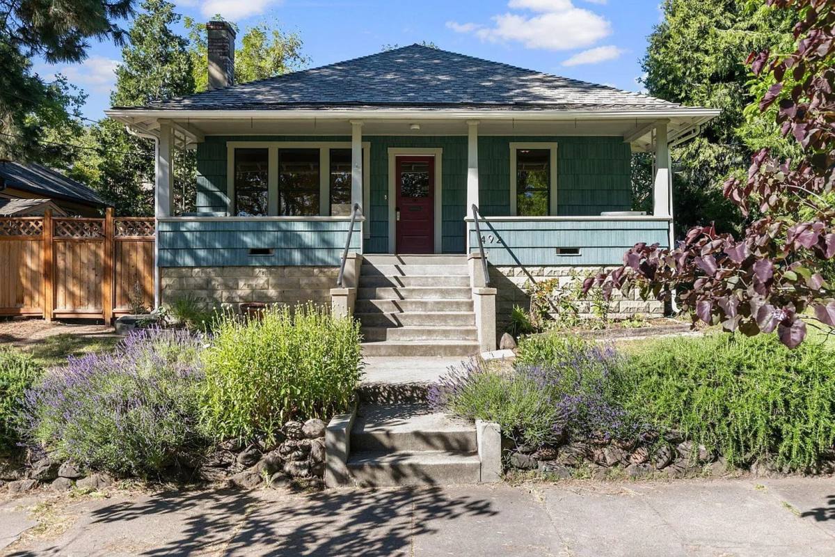 House for rent at 492 Allison St, Ashland, OR 97520