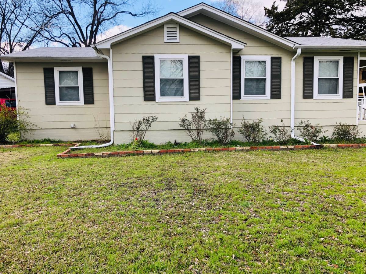 House for rent at 1301 Greenbrier Dr, Fort Worth, TX 76114