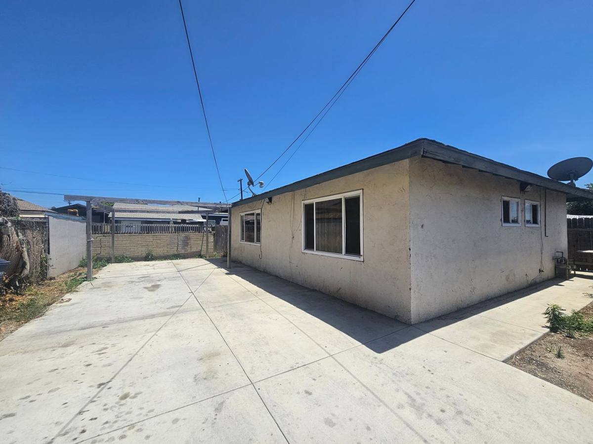 Apartment for rent at 2010 -2014 B Ave, National City, CA 91950