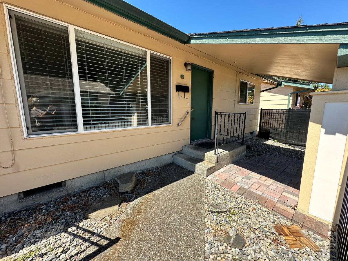 Condo for rent at 1121 W Stewart Ave, Puyallup, WA 98371
