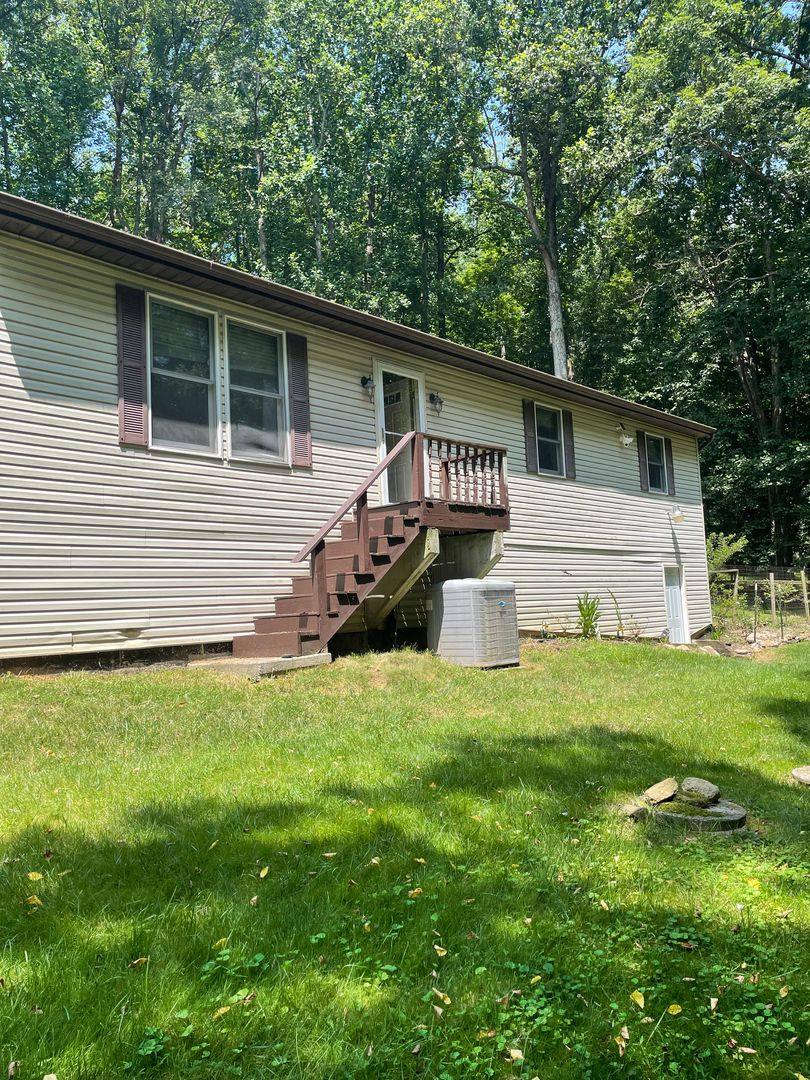 House for rent at 2656 Ellendale Rd, Dauphin, PA 17018