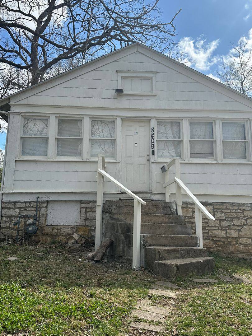 House for rent at 8409 Park Ave, Kansas City, MO 64132