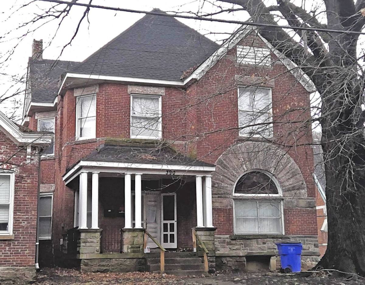 Apartment for rent at 390 S Upper St, Lexington, KY 40508
