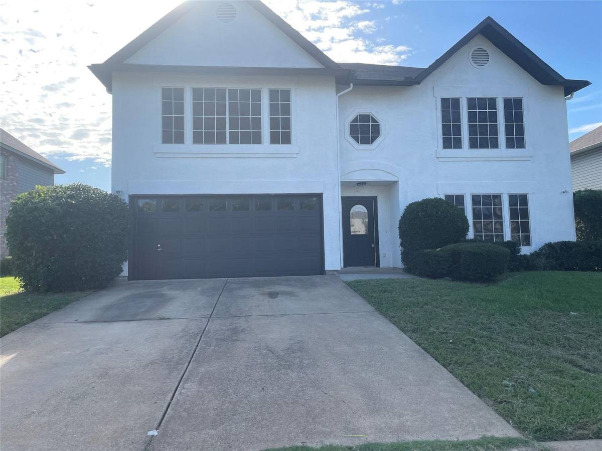 House for rent at 3152 Pine Valley Dr, Grand Prairie, TX 75052