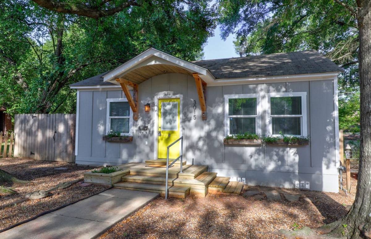 House for rent at 3015 Walnut St, Texarkana, TX 75503