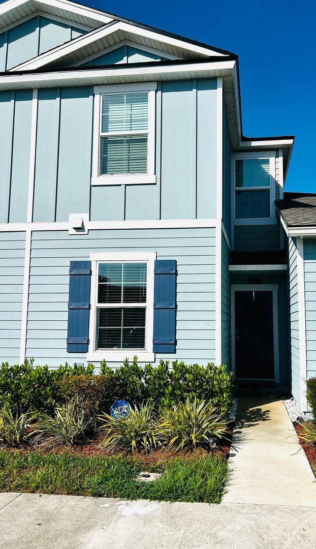 Townhouse for rent at 551 Big Tree Way, Orange Park, FL 32065