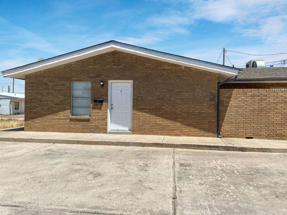 Apartment for rent at 1002 N Linam St, Hobbs, NM 88240
