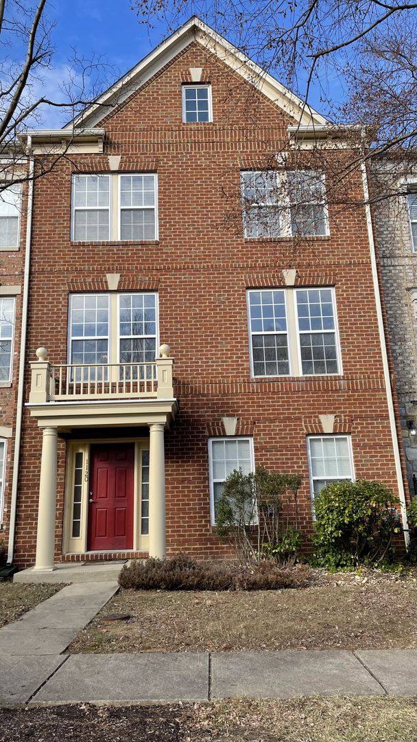 Townhouse for rent at 1120 Hampton St, Fredericksburg, VA 22401